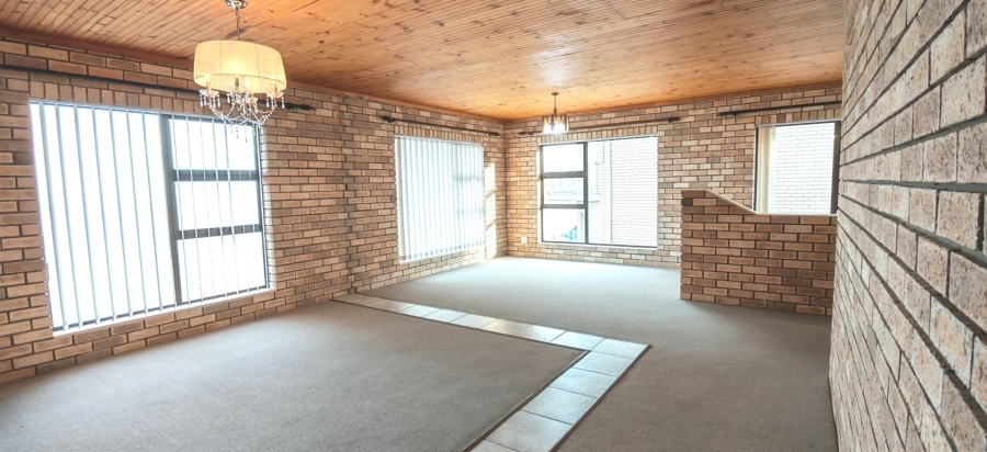 5 Bedroom Property for Sale in Dana Bay Western Cape